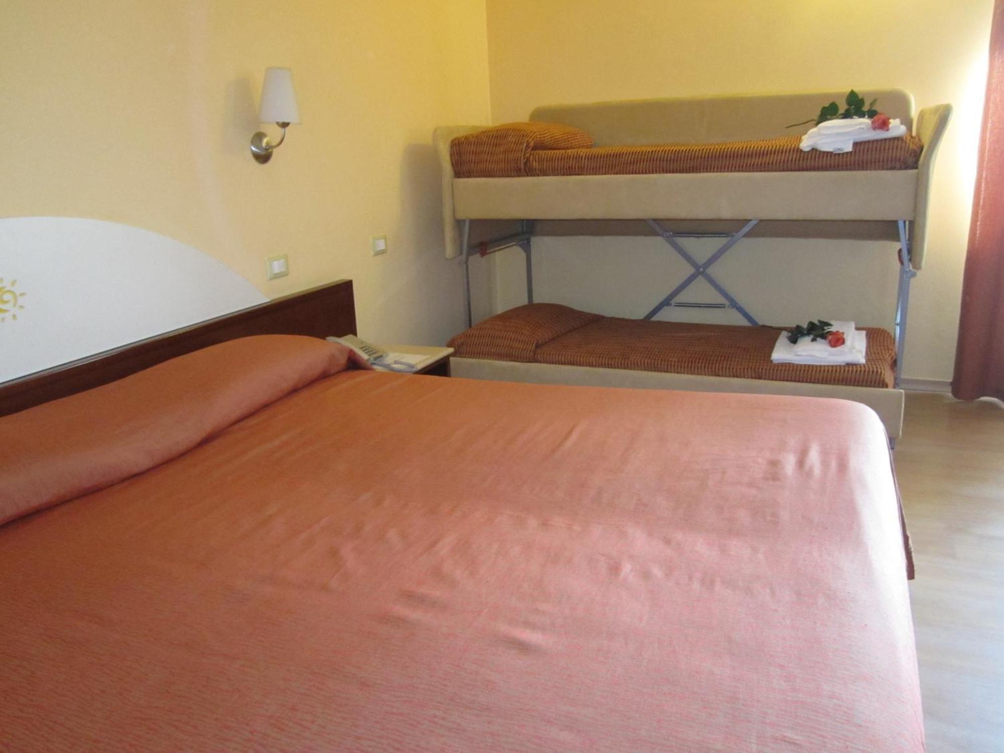 Hotel Al Sole - Enjoy Holiday คาวาญอง เวโรเนเซ ภายนอก รูปภาพ