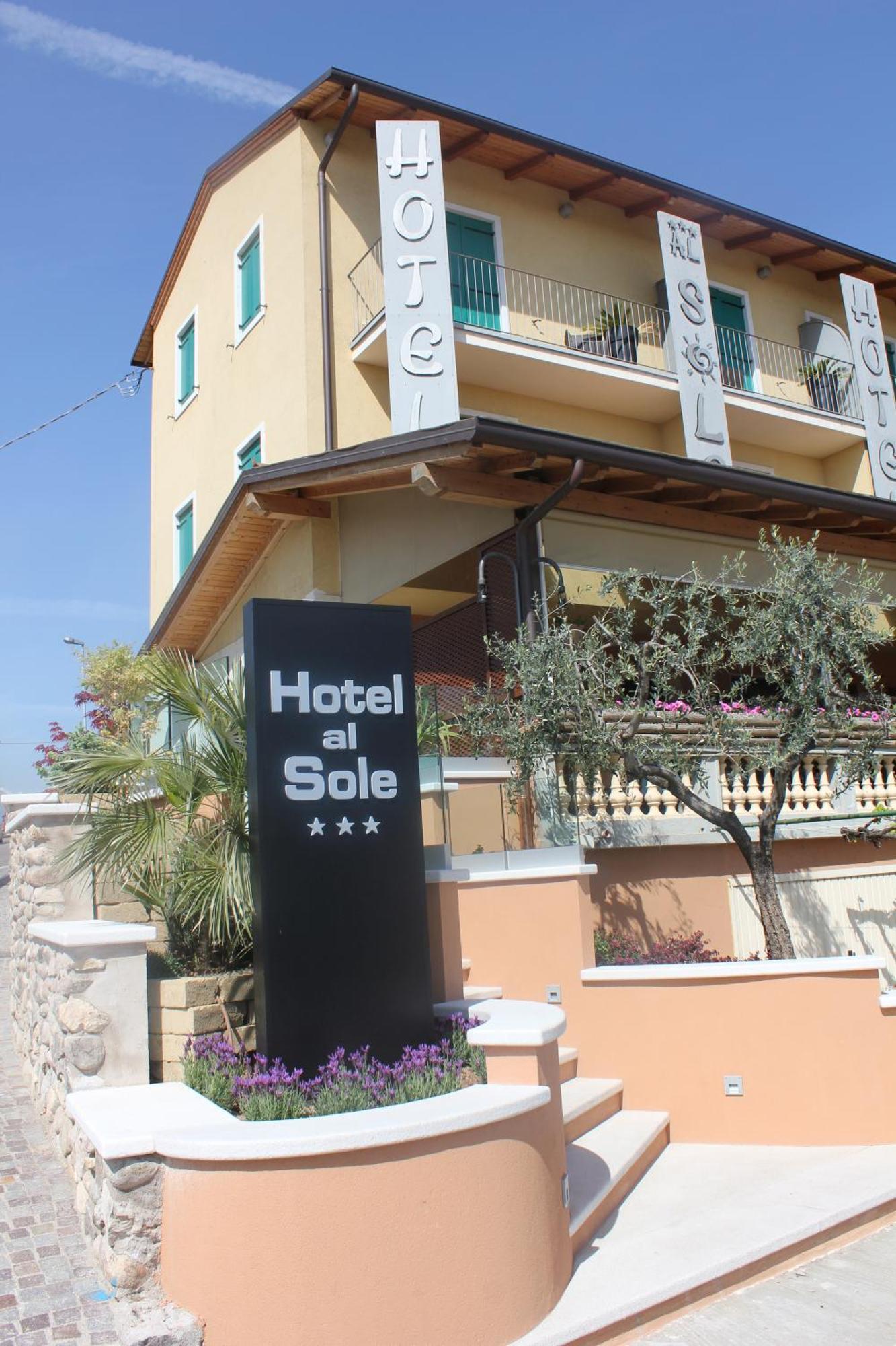 Hotel Al Sole - Enjoy Holiday คาวาญอง เวโรเนเซ ภายนอก รูปภาพ