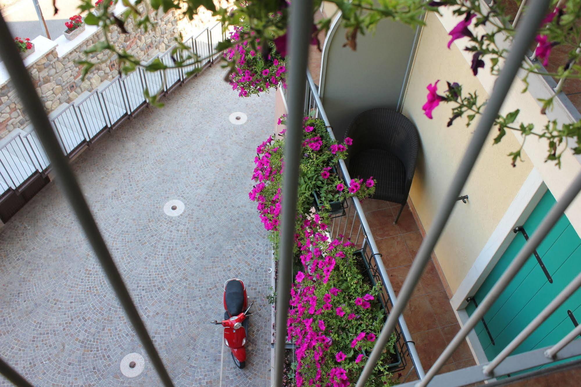 Hotel Al Sole - Enjoy Holiday คาวาญอง เวโรเนเซ ภายนอก รูปภาพ