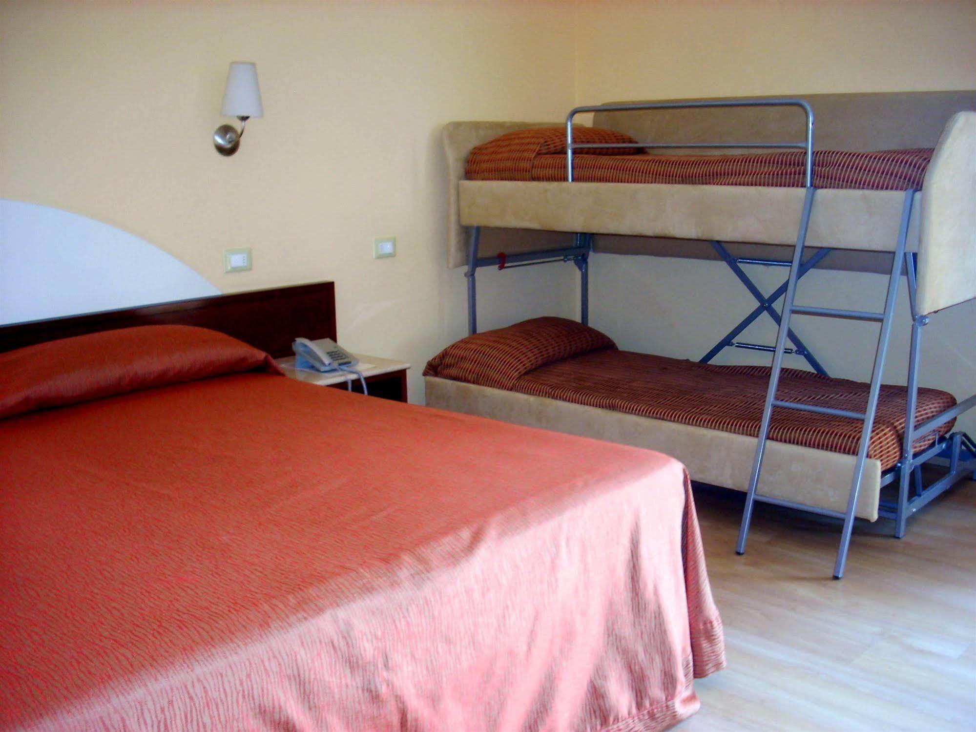 Hotel Al Sole - Enjoy Holiday คาวาญอง เวโรเนเซ ภายนอก รูปภาพ