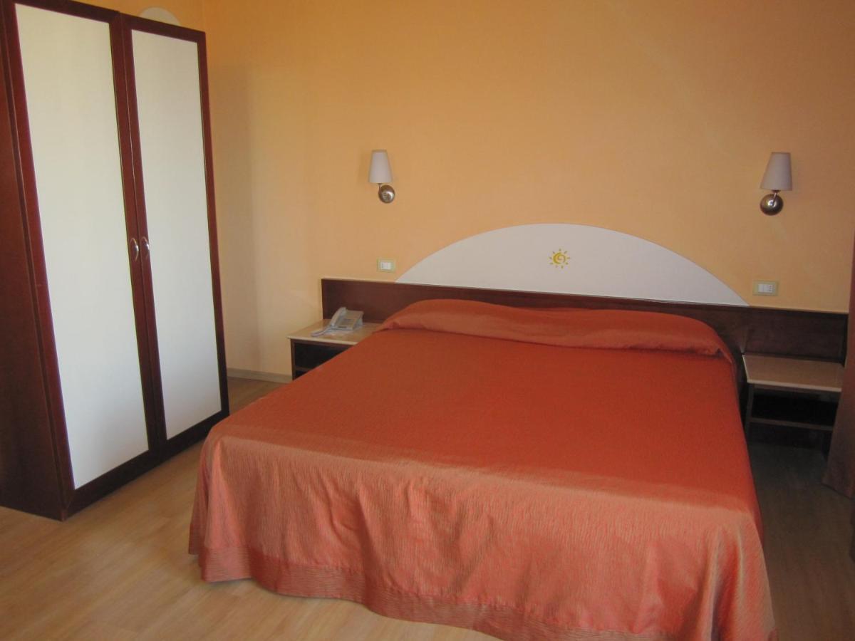 Hotel Al Sole - Enjoy Holiday คาวาญอง เวโรเนเซ ภายนอก รูปภาพ